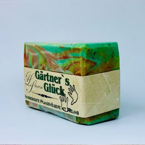 handgesiedete Handseife mit Putzpartikel aus Mohn und Olive