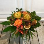 goldiger Adventsstrauß