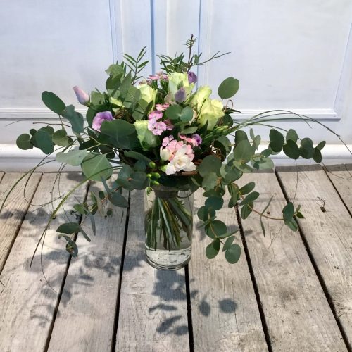 weiße Rosen modern mit Eucalipthus